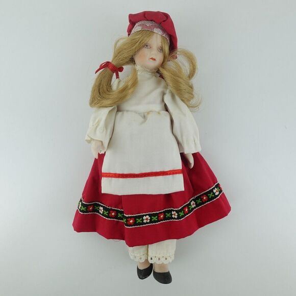 Russ Berrie International Doll Canada - Picture 1 of 11